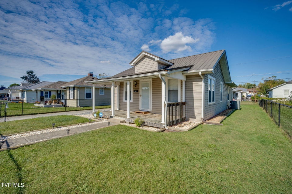 Photo #3: 1318 Willow Street