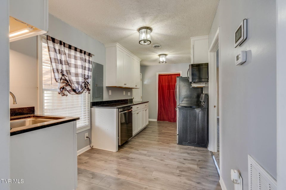 Photo #9: 1318 Willow Street