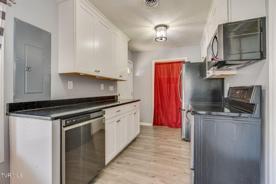 Photo #10: 1318 Willow Street