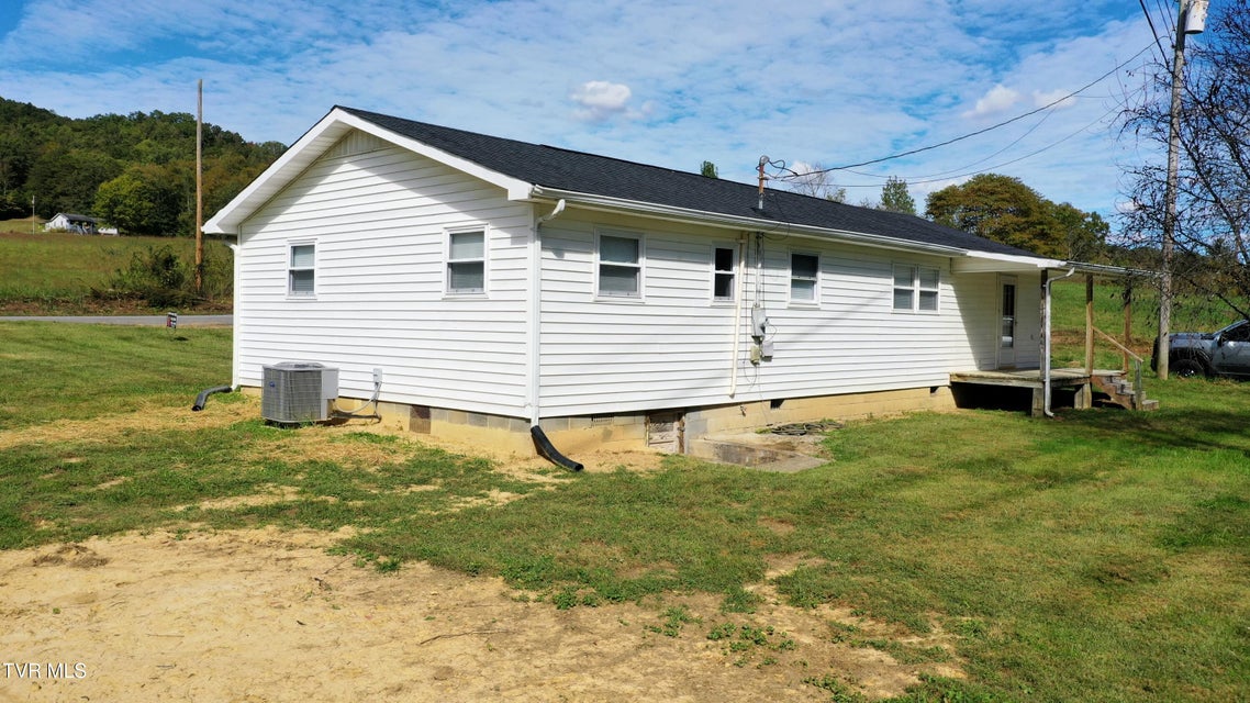 Photo #8: 929 Campbell Drive