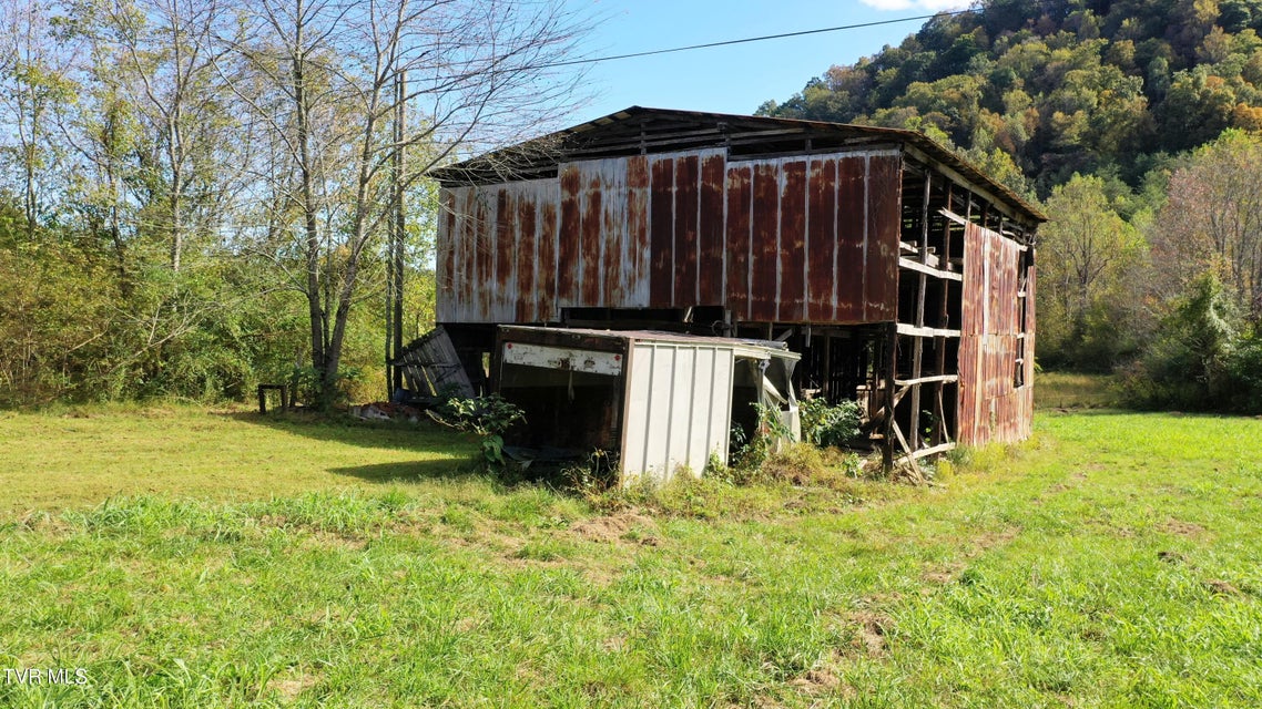 Photo #9: 929 Campbell Drive