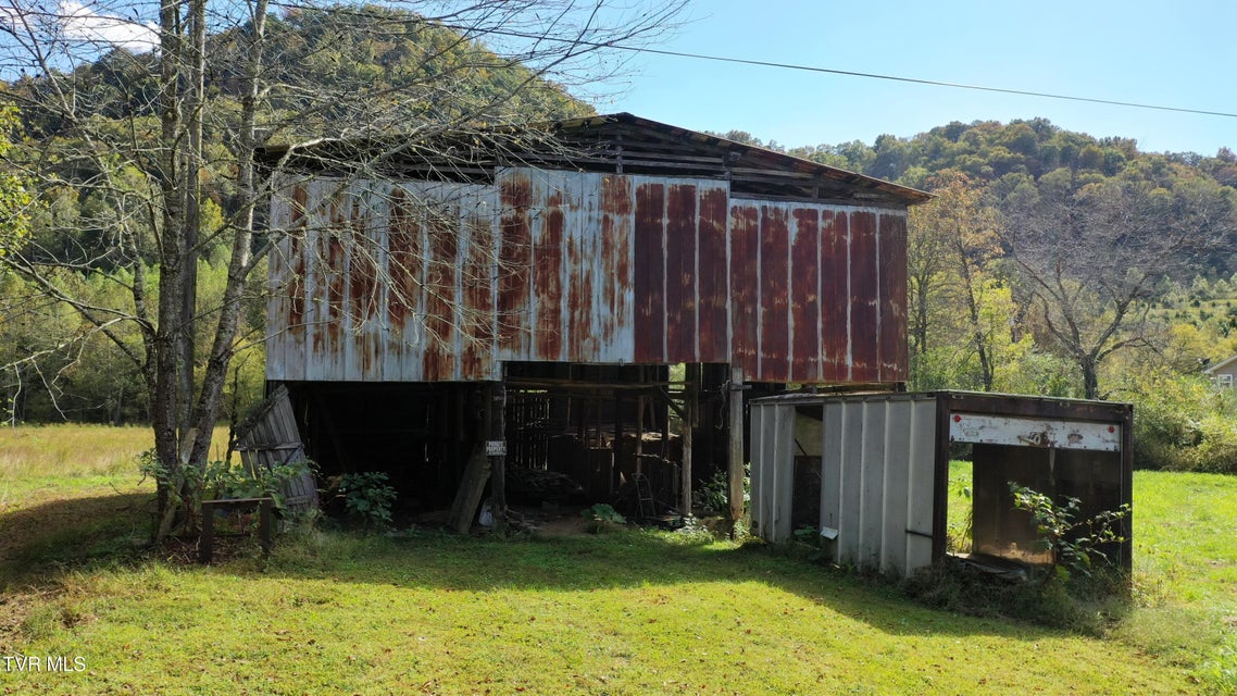 Photo #10: 929 Campbell Drive