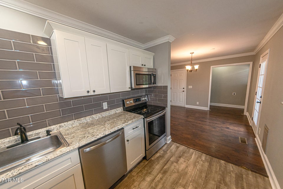 Photo #7: 4003 Sanford Drive