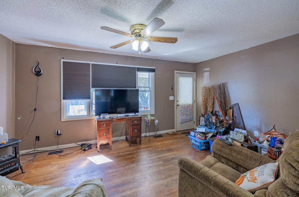 Photo #4: 481 Riverview Drive
