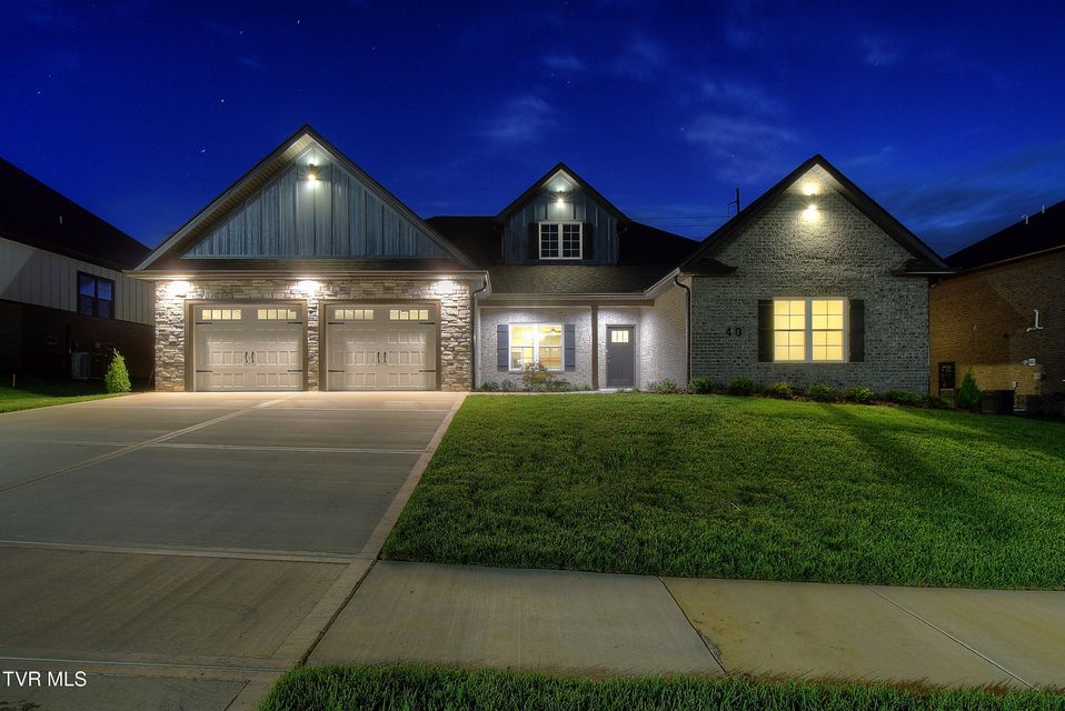 Photo #2: 40 Glaze Farm Way