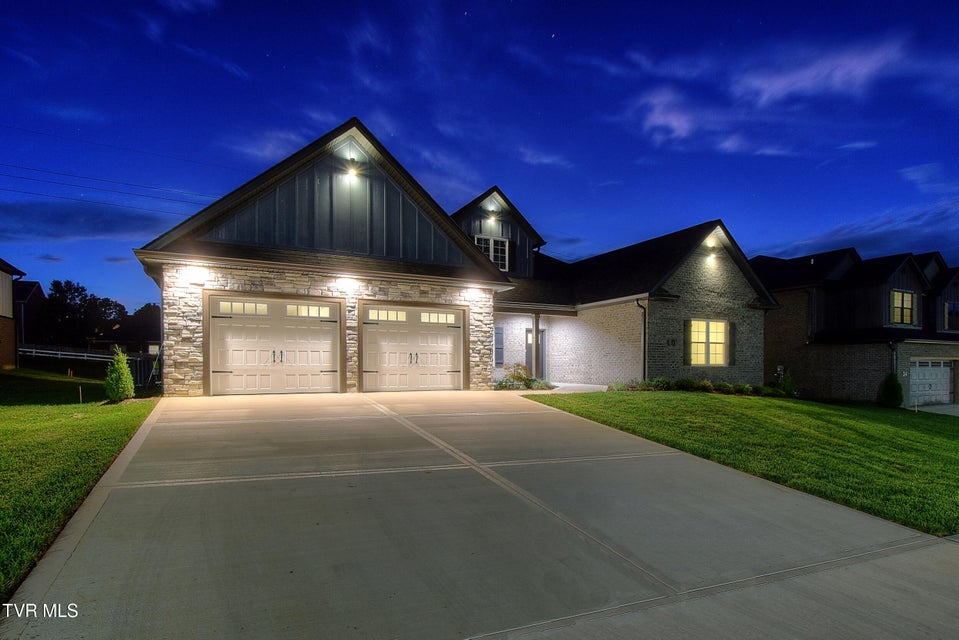 Photo #3: 40 Glaze Farm Way