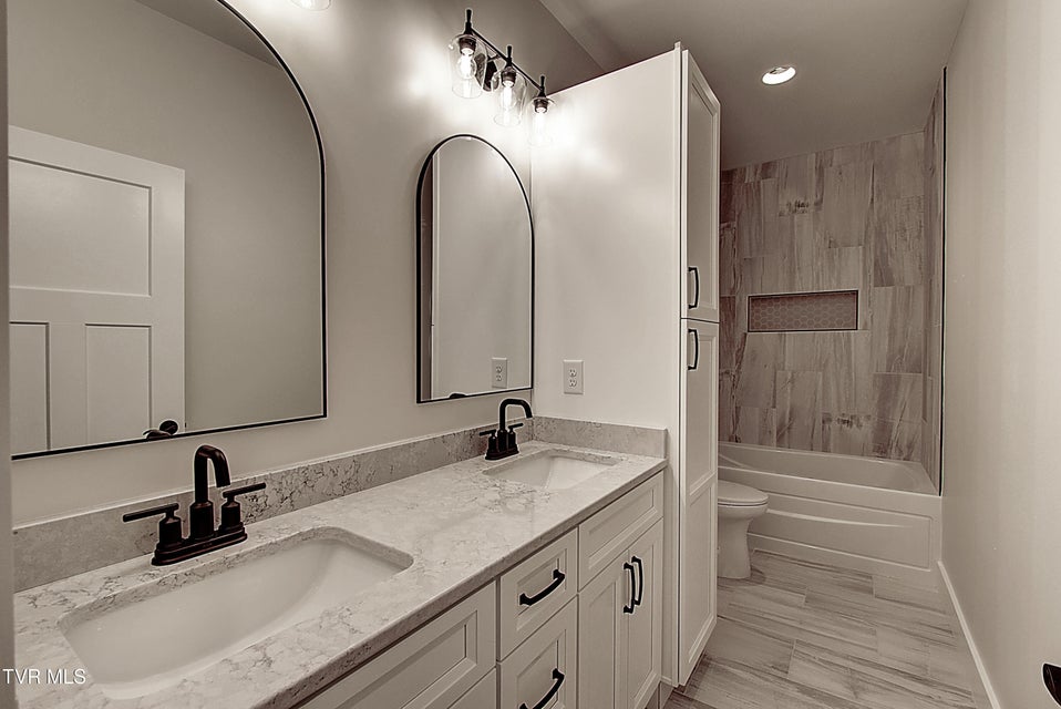 Photo #18: 40 Glaze Farm Way