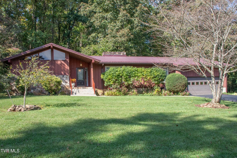 Photo #5: 521 Brookwood Drive