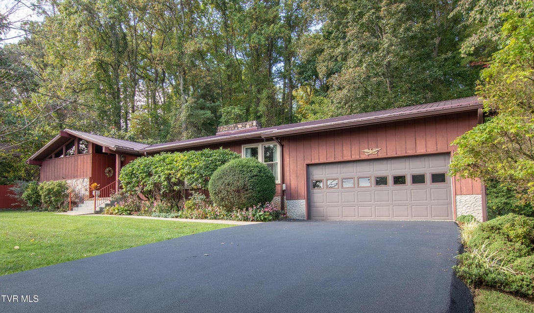 Photo #6: 521 Brookwood Drive