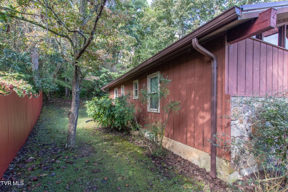 Photo #54: 521 Brookwood Drive