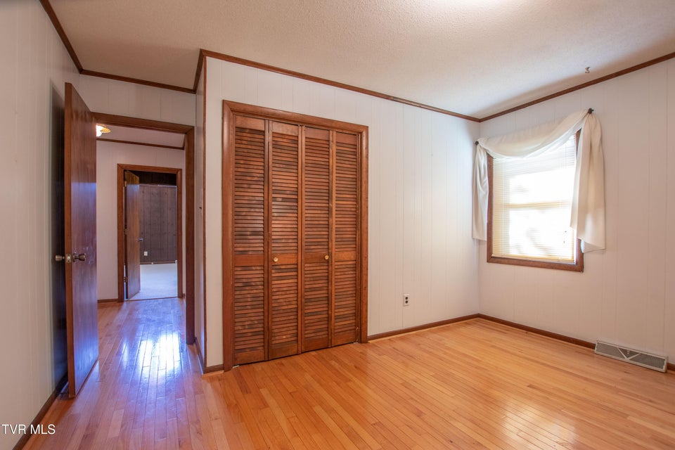 Photo #29: 521 Brookwood Drive