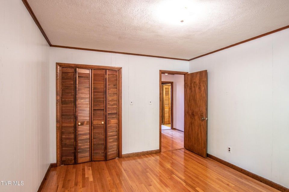 Photo #28: 521 Brookwood Drive