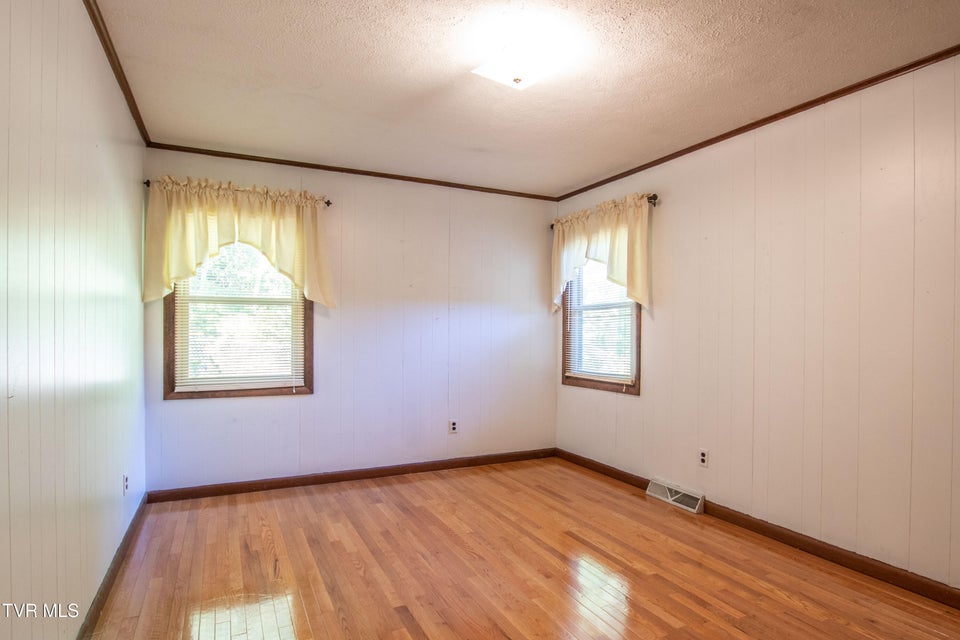 Photo #30: 521 Brookwood Drive
