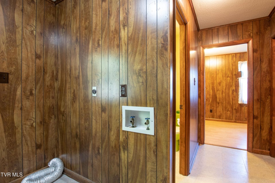 Photo #40: 521 Brookwood Drive
