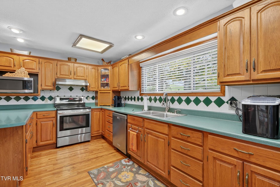 Photo #29: 33163 Clinchburg Road