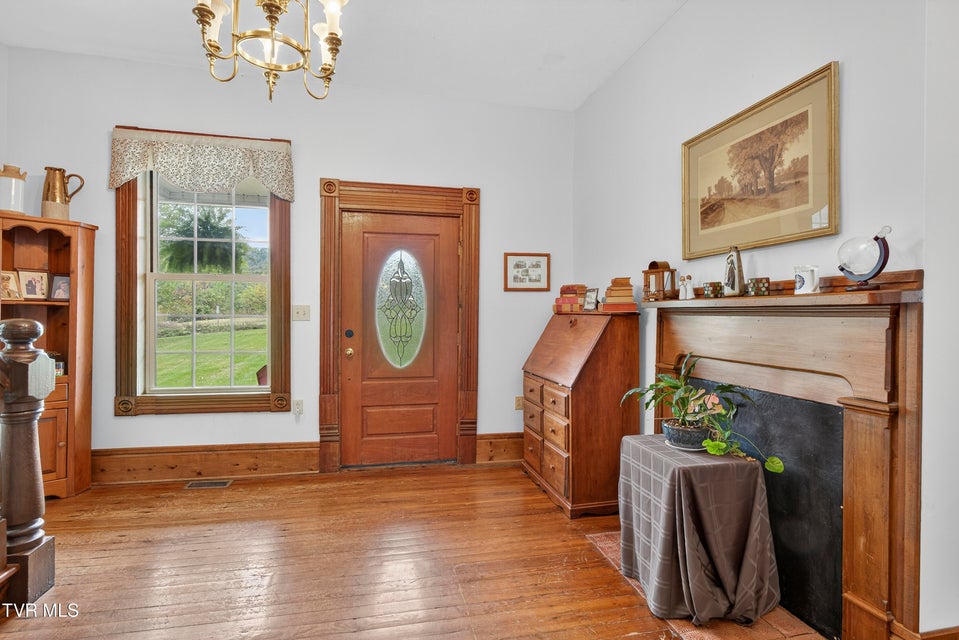 Photo #34: 33163 Clinchburg Road
