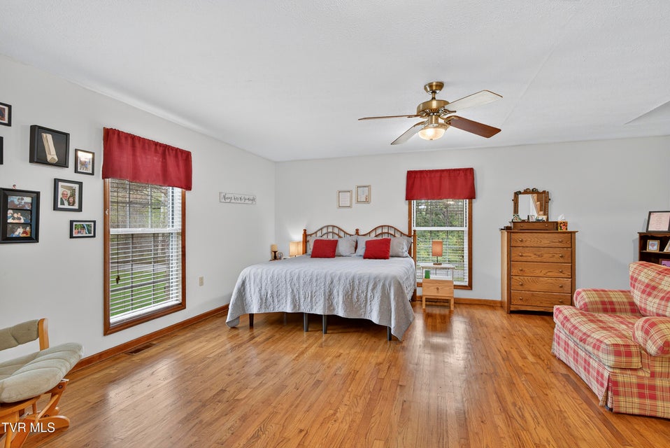 Photo #39: 33163 Clinchburg Road