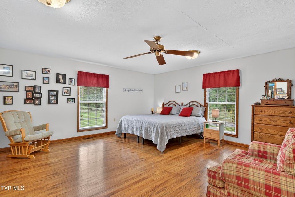 Photo #40: 33163 Clinchburg Road