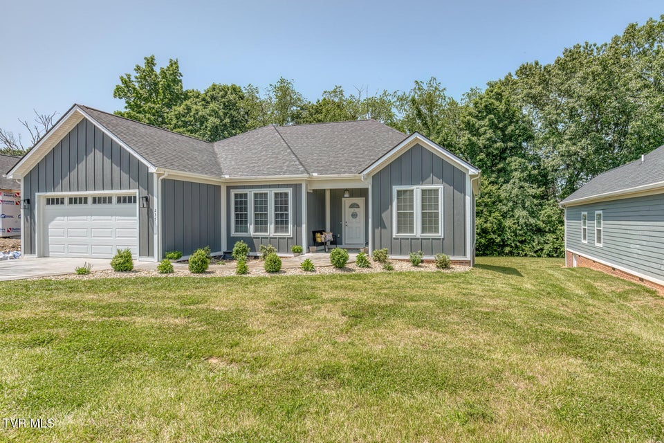 Photo #2: 237 Oak View Circle