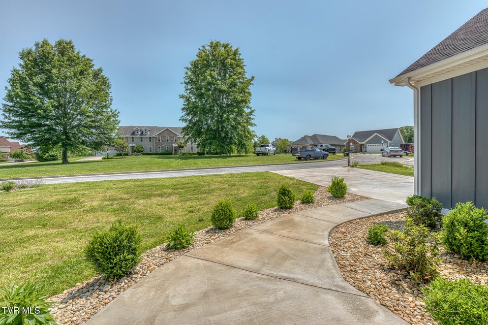 Photo #4: 237 Oak View Circle