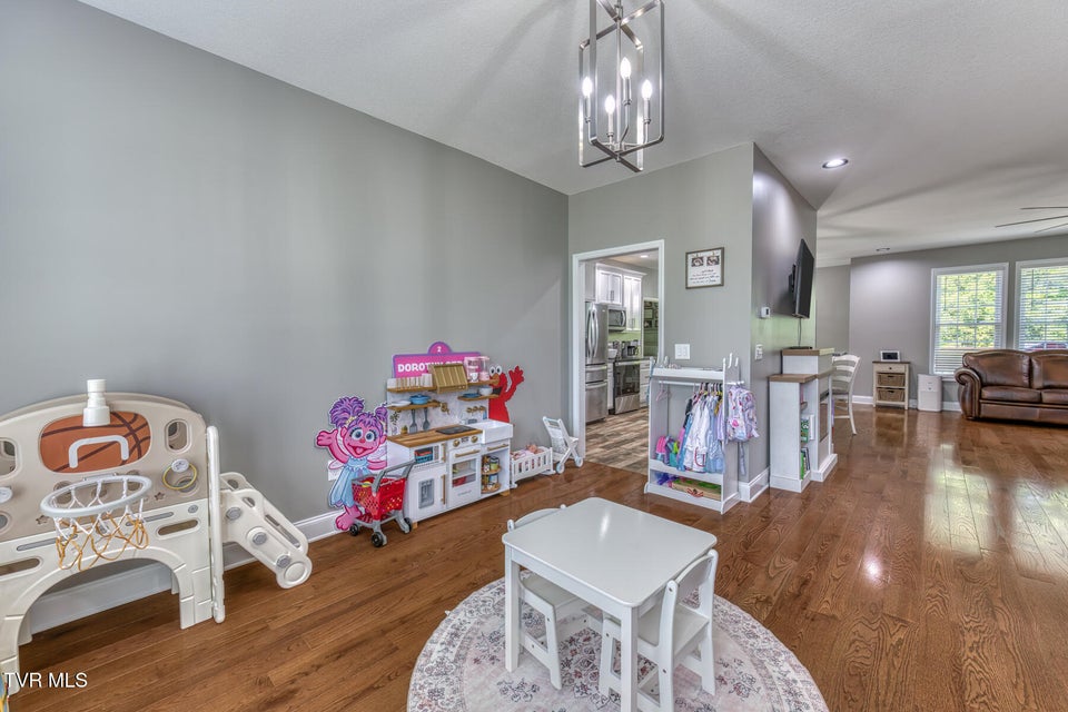 Photo #7: 237 Oak View Circle