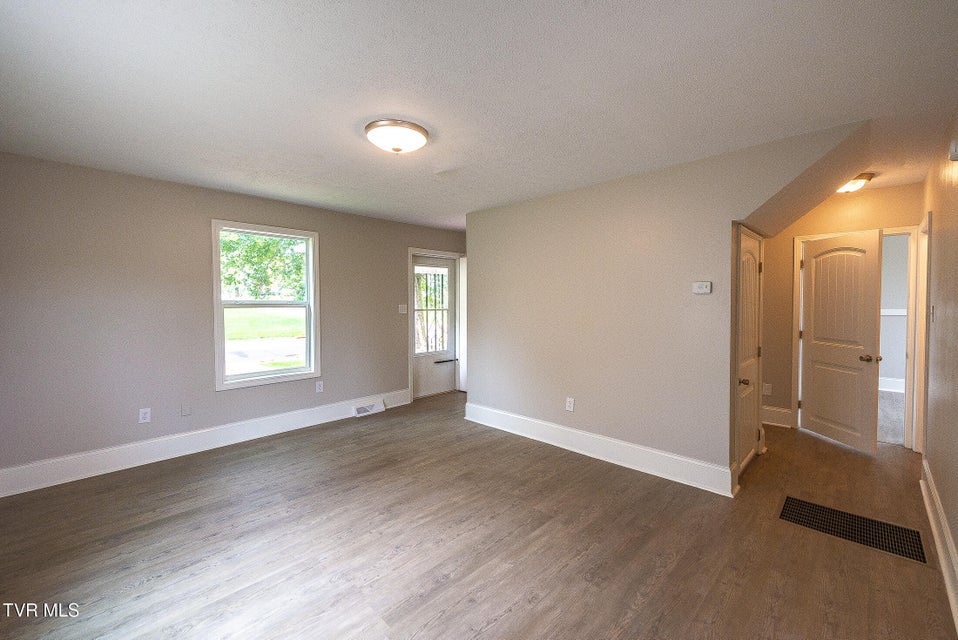 Photo #8: 461 Douglas Street