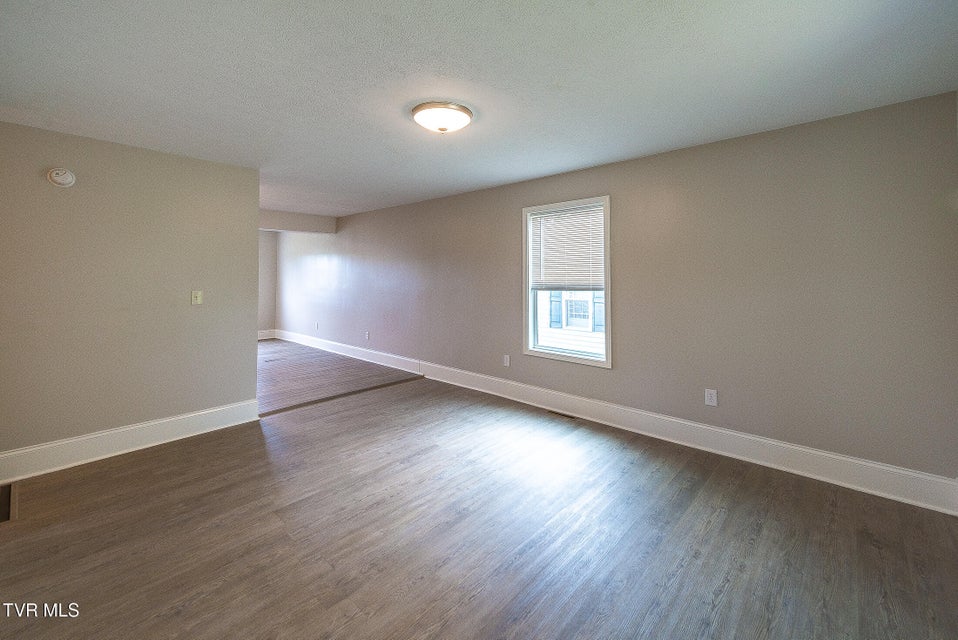 Photo #7: 461 Douglas Street