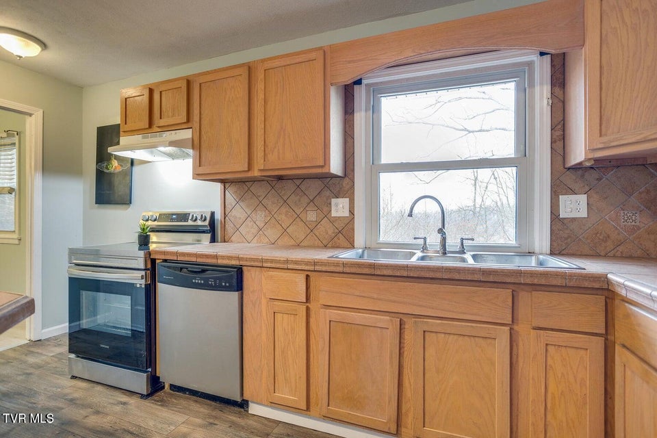 Photo #15: 3912 Inwood Drive