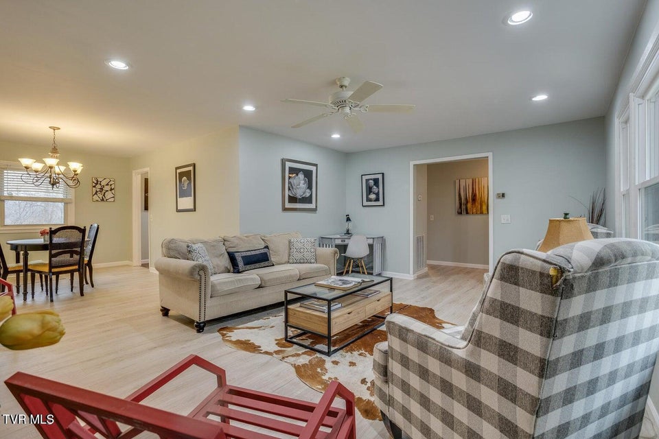 Photo #10: 3912 Inwood Drive