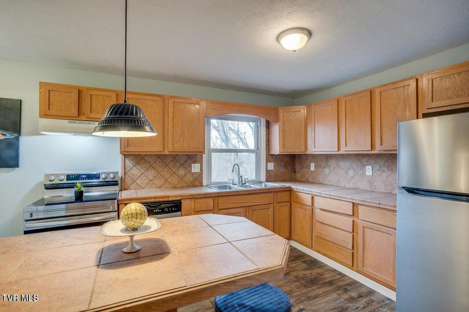 Photo #14: 3912 Inwood Drive