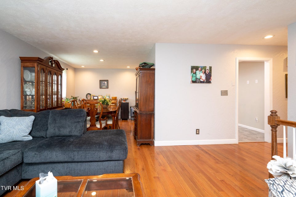 Photo #7: 1736 Valley View Drive