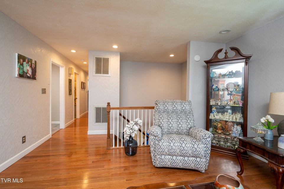 Photo #4: 1736 Valley View Drive