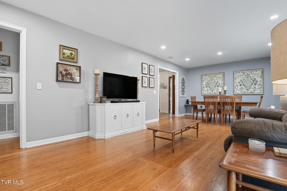 Photo #4: 402 Edgewood Street
