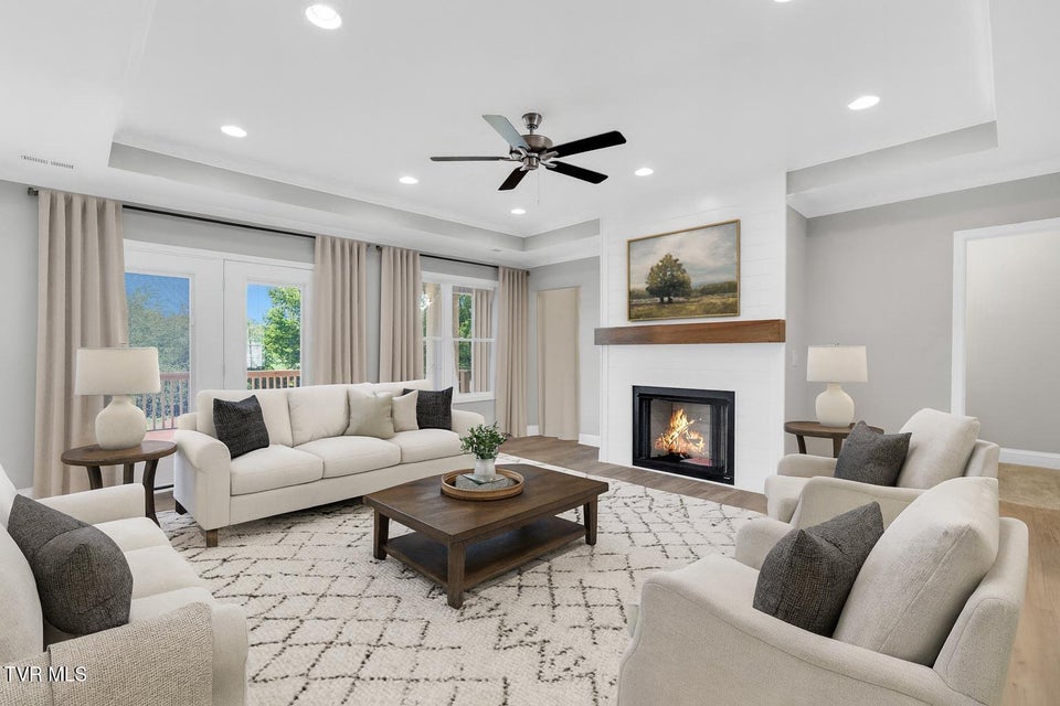 Photo #2: 560 Catalina Court