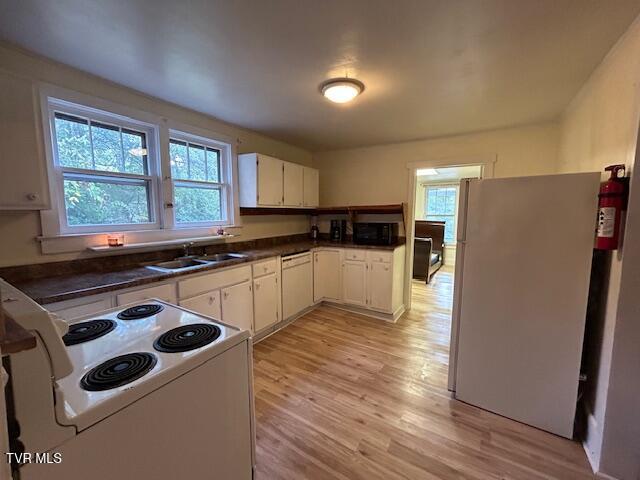 Photo #11: 3135 3rd Avenue