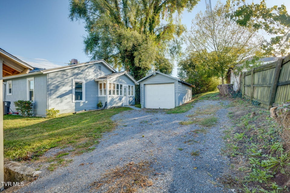 Photo #22: 1614 Broad Street