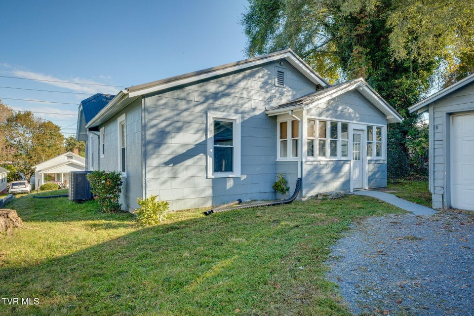 Photo #23: 1614 Broad Street