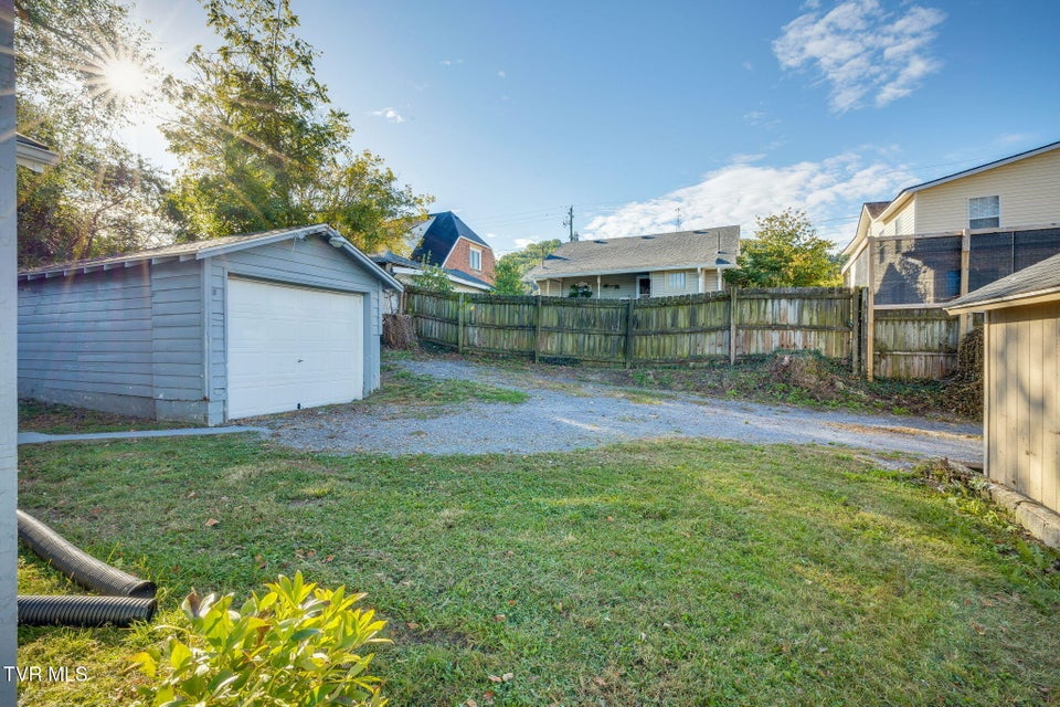 Photo #24: 1614 Broad Street