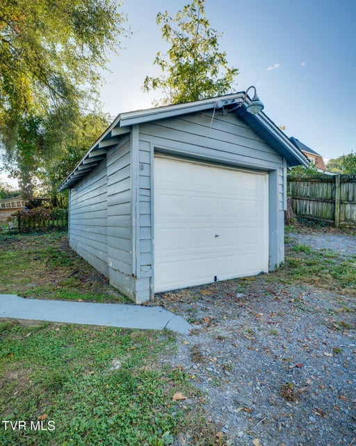 Photo #25: 1614 Broad Street