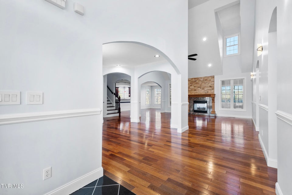 Photo #8: 5220 Aspen Avenue