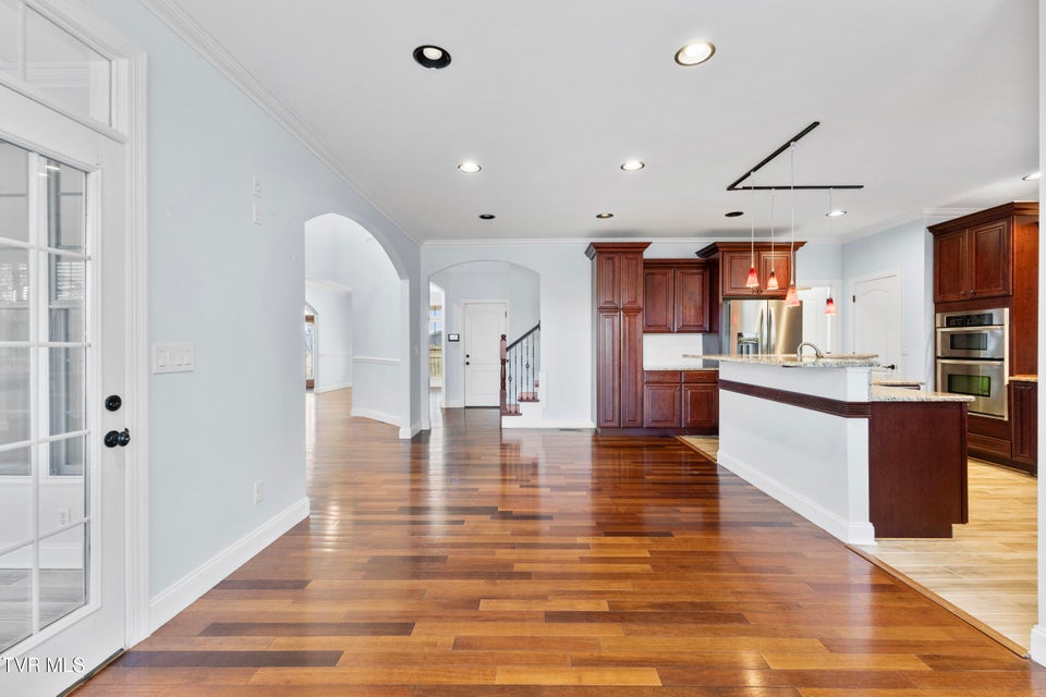 Photo #16: 5220 Aspen Avenue