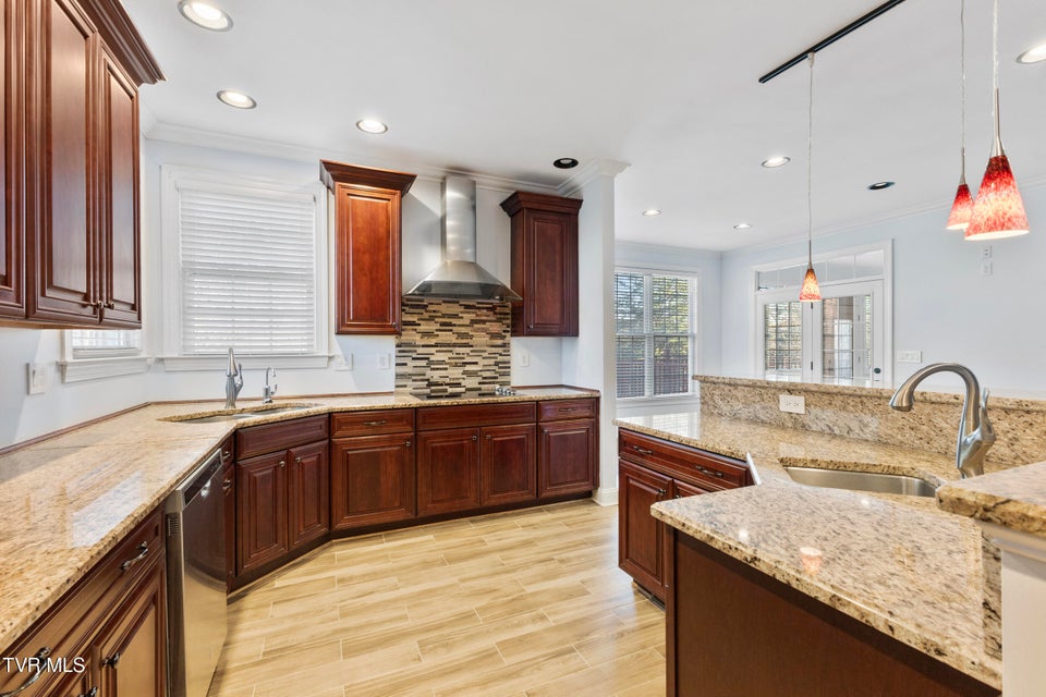Photo #17: 5220 Aspen Avenue