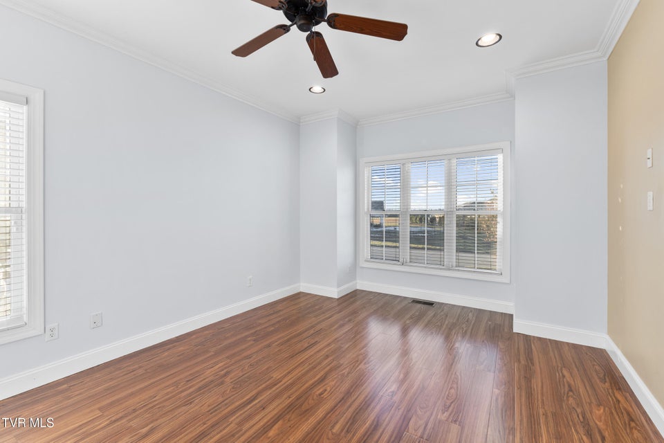Photo #28: 5220 Aspen Avenue