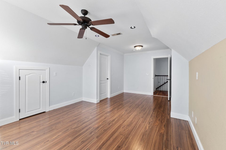 Photo #33: 5220 Aspen Avenue