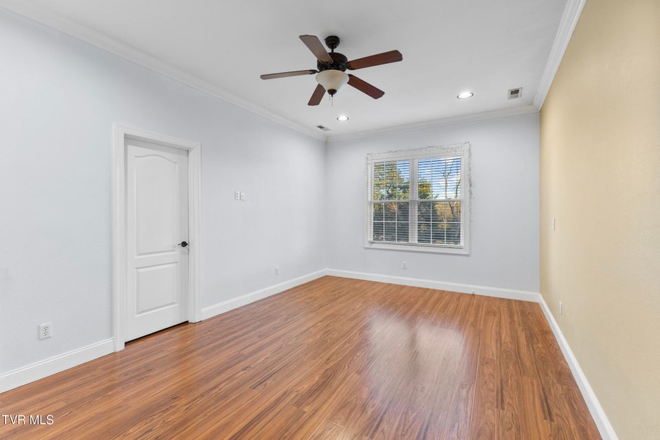 Photo #38: 5220 Aspen Avenue