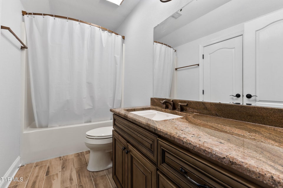 Photo #40: 5220 Aspen Avenue