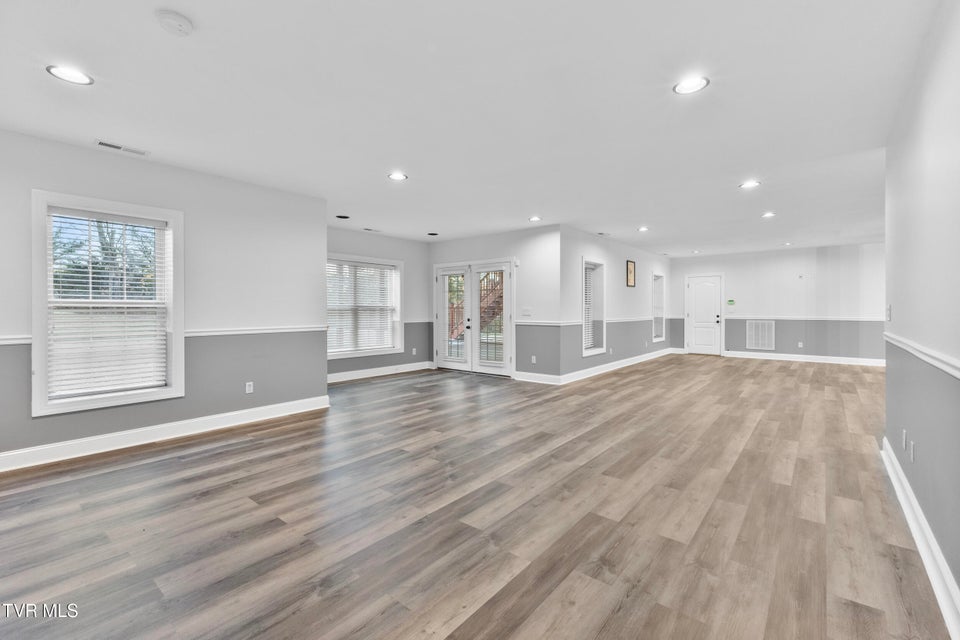 Photo #42: 5220 Aspen Avenue