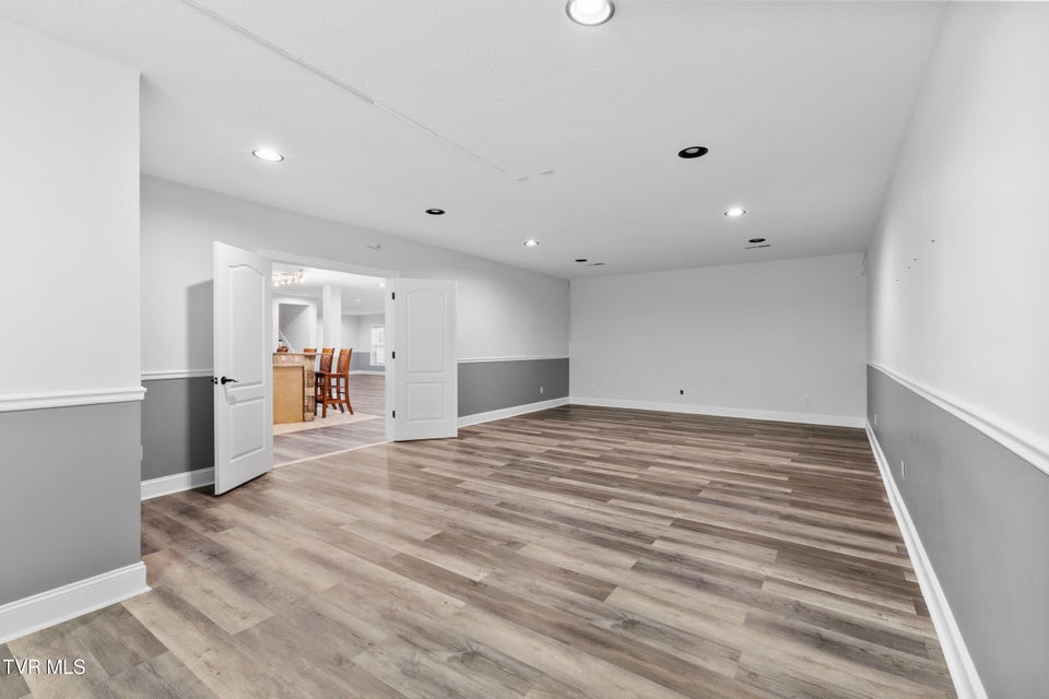 Photo #48: 5220 Aspen Avenue