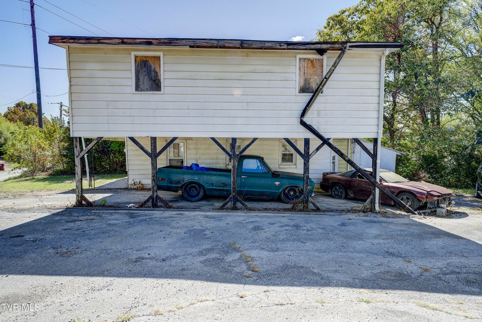 Photo #4: 147 & 149 Lynn Road