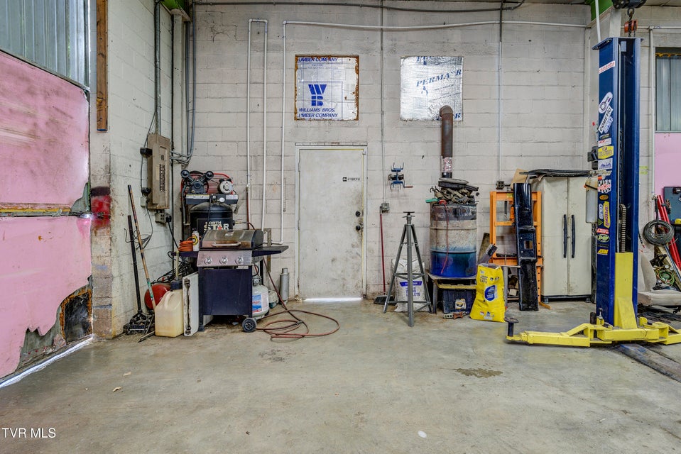 Photo #25: 147 & 149 Lynn Road